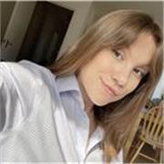 English tutor with experience in IGSCE, IB, and A Levels