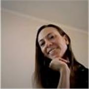 Profesora imparte clases del área Sociales y Humanidades en Secundario y Superior