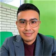Licenciado en economía y Maestro en Ciencias Sociales y Humanidades