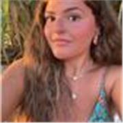 Graduada en comunicación con la especialidad en medios.