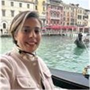 Tengo el nivel C1 en francés y quiero enseñar este idioma a principiantes para ayudarles a progresar con gusto y confianza.
Francé