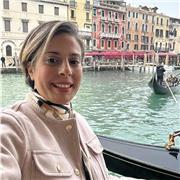 Tengo el nivel C1 en francés y quiero enseñar este idioma a principiantes para ayudarles a progresar con gusto y confianza.
Francé