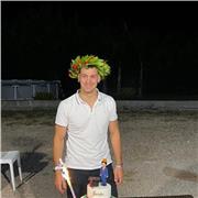 Offro ripetizioni a ragazzi/e e bambini/e di tutte le età. Contattami senza esitare.