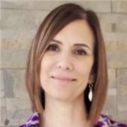 Laureata in lingue e letterature straniere alla Sapienza di Roma