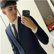 Soy un alumno de bachillerato que tengo experiencia apoyando a niños pequeños porque le daba clases a mis hermanos