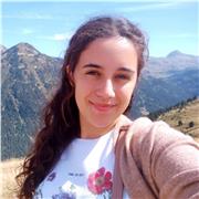 Hola! Mi nombre es Nerea, y puedo ayudar con la materia de inglés a personas que cursen primaria y la ESO (o FP de pastelería)