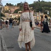 Sono una studentessa universitaria a cui piace insegnare e fare nuove esperienze sfruttando le mie conoscenze di chimica