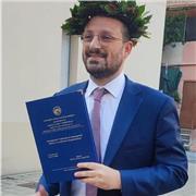 Laureato in psicologia e psicologia clinica, svolgo lezioni di psicologia e psicosessuologia