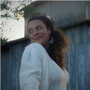 Dynamique et pédagogue, apprendre et transmettre est pour moi une passion alors... let's go!
