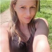 Soy alegre, positiva y me gusta el trato con las personas