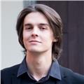 Pianista laureato conservatorio di milano impartisce lezioni di pianoforte classico e moderno
