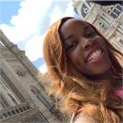 English tutor providing lessons to native English speakers and foreigners of all ages