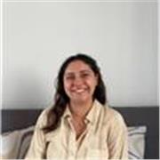 Profesora de Ingles y comunicación para niños en etapa escolar