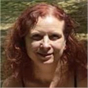 Professeur propose des cours pour les étrangers pour améliorer leur français 