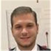 Praticante avvocato impartisce lezioni di diritto costituzionale, civile e del lavoro