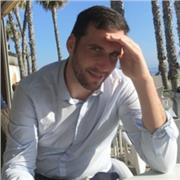 Soy Maxime, 34 años, trabajo en colegios e academias desde 10 años en España. Soy examinador de la Alianza francesa.