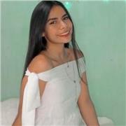 Profesora de áreas sociales y económicas, con capacidades comunicativas y orientación a las situaciones actuales