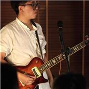 I give private lesson in Chinese or English to everyone who want to learn guitar