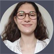 Étudiante, donne des cours particuliers à des collégiens et lycée si nécessaire
