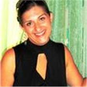 Insegnante di pianoforte, diplomata al Conservatorio, impartisce lezioni a bambini e adulti a Bra. Metodologia accattivante.
