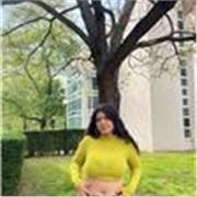 Profesora , lleva 16 años en la música y además inglés estudiado en la American university on Bulgaria