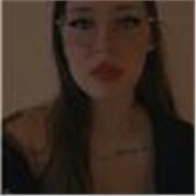 Profesora sin título profesional pero dedicada a dar clases a niños 