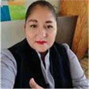 Maestro de inglés con experiencia en clases en línea con niños y adolescentes