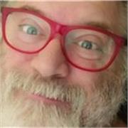 Vuoi raccontare la vita di oggi, gli eventi, la cronaca, il mondo che ci circonda. Essere un giornalista è stare al centro della n
