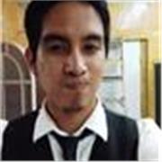 Profesor de música (aún estudiante) con especialidad en piano