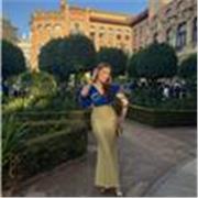 Profesora de enseñanza general básica . Puedo dar matemáticas básicas, ya que terminé en mayo el bachillerato de Ciencias Sociales