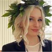 Laureanda magistrale in possesso di certificazione CAE C1 (voto 199/200) disponibile per lezioni private per liceali e adulti