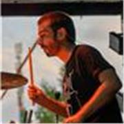Batterista professionista offre lezioni private. Diplomato AMM musica moderna - certificato LPEB liv5 - Instagram: drum_pit_