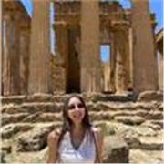Studentessa universitaria di Lettere disponibile ad insegnare latino!