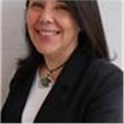 Licenciada en Psicología, con veinte años de experiencia trabajando en recursos humanos y desarrollo de habilidades profesionales.