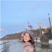 Englischlehrerin, die immer freundlich ist und bei mir hat man nie Druck