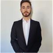 Soy un hombre italiano adulto y ofrezco clases de inglés (presenciales u online) dirigidas a estudiantes y adultos.