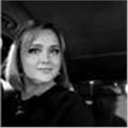 “No soy profesora de castellano.
Soy una persona que aprendió hablando… y así es como ayudo a otros a aprender.”