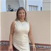 Profesora con triple especialización en inglés y pedagogía terapéutica, con máster en psicopedagogía.