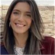 Me considero muy paciente y alegre, he trabajado durante 4 años cuidando a unos niños de 4 hijos, también soy profesora de E.I. 