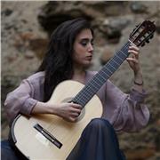 Docente di chitarra classica impartisce lezioni per ogni livello di preparazione e ogni età