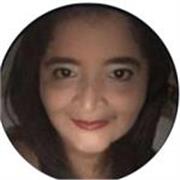 Profesora de apoyo escolar especializada en clases online para niños