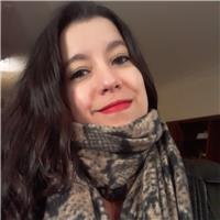 Profesora con experiencia en diseño gráfico