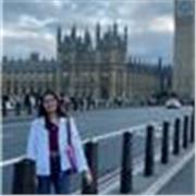 Soy una alumna de segundo de bachillerato que ofrezco clases particulares a niños y niñas de primaria.