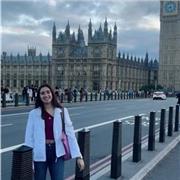 Soy una alumna de segundo de bachillerato que ofrezco clases particulares a niños y niñas de primaria.