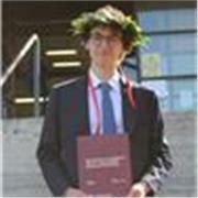 Sono Daniele, laureato in Lettere Moderne presso La Sapienza. Aiuto studenti in italiano, storia e geografia