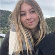 Hola, soy Elvira, tengo 19 años y estoy estudiando Filología Inglesa en la UMA para poder trabajar en un futuro como profesora