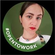 Diplomata in economia, ho vissuto tre anni a Londra e tre in Nuova Zelanda , insegno lezioni di inglese