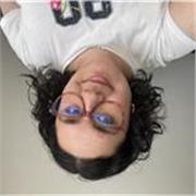 Profesora de inglés y francés, con experiencia en enseñanza de lenguas extranjeras, tanto online como presencial