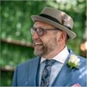 Looking for a native English teacher? My second language is Spanish
