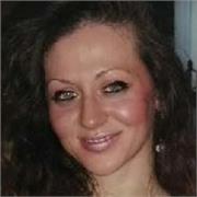 Educatrice Professionale di Comunità offre aiuto compiti, supporto dell'autonomia nello studio e nell'acquisizione di un metodo